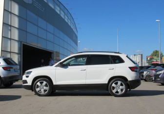Подержанный автомобиль Skoda Karoq 2020 года (8 фото)