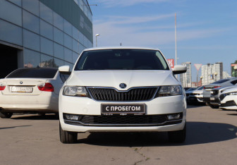 Подержанный автомобиль Skoda Rapid Liftback 2018 года (2 фото)