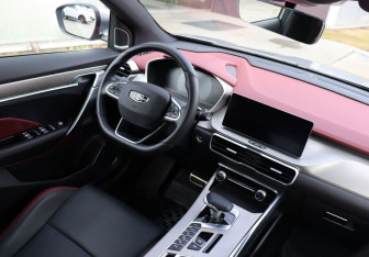 Подержанный автомобиль Geely Coolray 2024 года (20 фото)