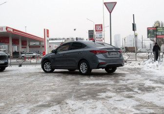 Подержанный автомобиль Hyundai Solaris Sedan 2017 года (7 фото)