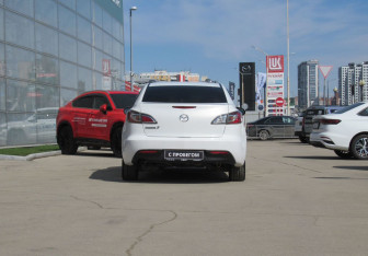 Подержанный автомобиль Mazda 3 Sedan 2011 года (6 фото)