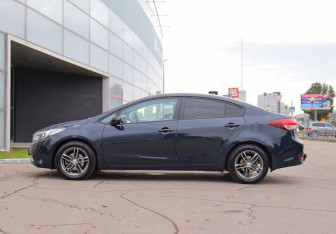 Подержанный автомобиль Kia Cerato Sedan 2019 года (8 фото)