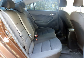 Подержанный автомобиль Kia Cerato Sedan 2015 года (10 фото)
