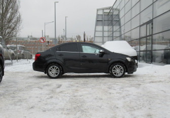 Подержанный автомобиль Chevrolet Aveo Sedan 2013 года (4 фото)