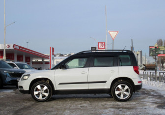 Подержанный автомобиль Skoda Yeti 2016 года (8 фото)