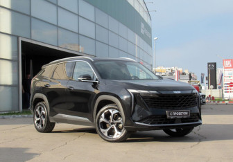Подержанный автомобиль Geely Atlas 2024 года (3 фото)