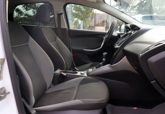 Подержанный автомобиль Ford Focus Hatchback 2012 года (12 фото)