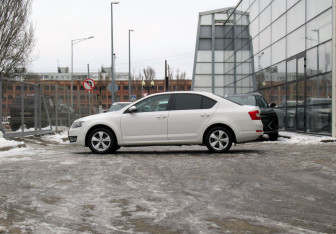 Подержанный автомобиль Skoda Octavia Liftback 2015 года (8 фото)