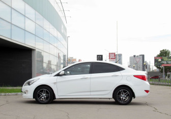 Подержанный автомобиль Hyundai Solaris Sedan 2014 года (8 фото)