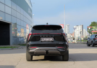 Подержанный автомобиль Geely Atlas 2024 года (6 фото)