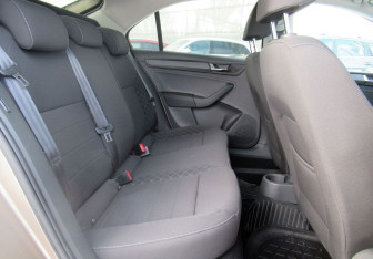Подержанный автомобиль Skoda Rapid Liftback 2020 года (11 фото)