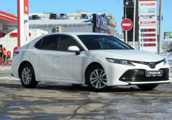 Подержанный автомобиль Toyota Camry Sedan 2018 года (3 фото)