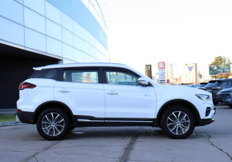 Подержанный автомобиль Geely Atlas Pro 2023 года (4 фото)