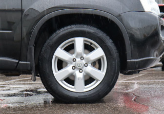 Подержанный автомобиль Nissan X-Trail 2008 года (9 фото)