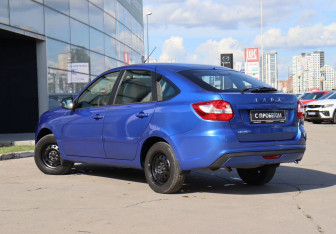 Подержанный автомобиль LADA (ВАЗ) Granta Liftback 2018 года (7 фото)