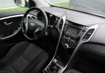 Подержанный автомобиль Hyundai i30 Hatchback 2012 года (12 фото)