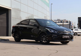 Подержанный автомобиль Kia Rio Sedan 2017 года (3 фото)