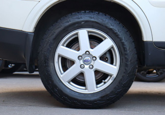 Подержанный автомобиль Volvo XC90 2010 года (9 фото)