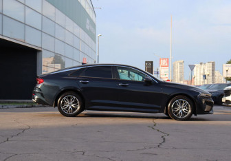 Подержанный автомобиль Kia K5 2022 года (4 фото)