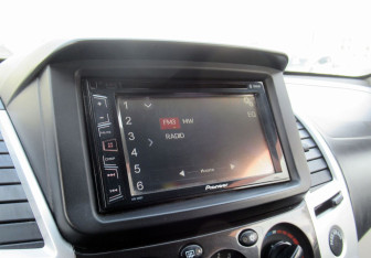 Подержанный автомобиль Mitsubishi Pajero Sport 2011 года (14 фото)