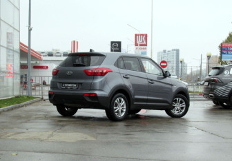 Подержанный автомобиль Hyundai Creta 2019 года (5 фото)