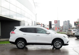 Подержанный автомобиль Nissan X-Trail 2016 года (4 фото)