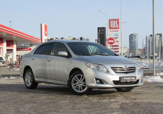 Подержанный автомобиль Toyota Corolla Sedan 2007 года (3 фото)