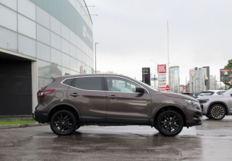 Подержанный автомобиль Nissan Qashqai 2021 года (4 фото)