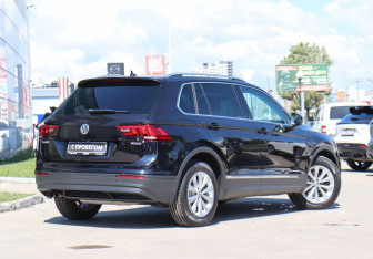 Подержанный автомобиль Volkswagen Tiguan 2018 года (5 фото)
