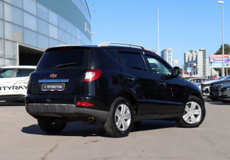 Подержанный автомобиль Geely Emgrand X7 2014 года (5 фото)