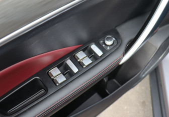 Подержанный автомобиль Geely Coolray 2024 года (11 фото)