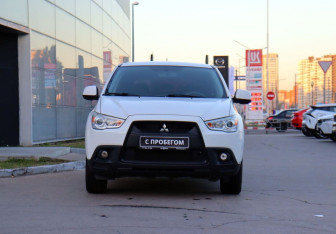 Подержанный автомобиль Mitsubishi ASX 2012 года (2 фото)