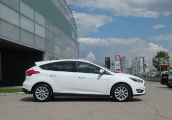 Подержанный автомобиль Ford Focus Hatchback 2018 года (4 фото)