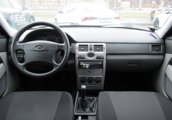 Подержанный автомобиль LADA (ВАЗ) Priora Hatchback 2011 года (13 фото)