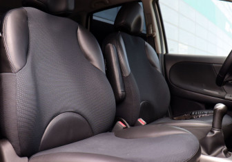 Подержанный автомобиль Nissan Note 2013 года (18 фото)