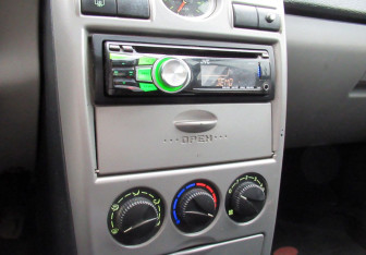 Подержанный автомобиль LADA (ВАЗ) Priora Hatchback 2011 года (16 фото)