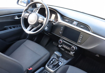 Подержанный автомобиль Kia Rio Sedan 2022 года (18 фото)
