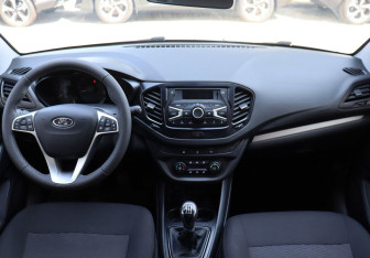 Подержанный автомобиль LADA (ВАЗ) Vesta Sedan 2021 года (14 фото)