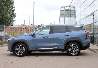 Подержанный автомобиль Geely Atlas 2024 года (8 фото)