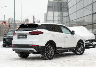 Подержанный автомобиль Geely Atlas Pro 2023 года (5 фото)