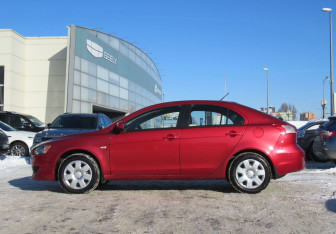 Подержанный автомобиль Mitsubishi Lancer Hatchback 2008 года (8 фото)
