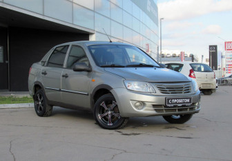 Подержанный автомобиль LADA (ВАЗ) Granta Sedan 2012 года (3 фото)