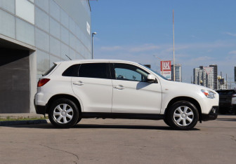 Подержанный автомобиль Mitsubishi ASX 2012 года (4 фото)