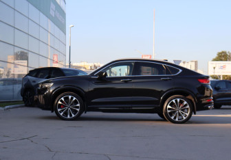 Подержанный автомобиль Geely Tugella 2024 года (8 фото)