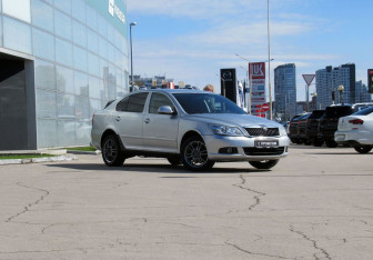 Подержанный автомобиль Skoda Octavia Liftback 2010 года (3 фото)