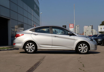 Подержанный автомобиль Hyundai Solaris Sedan 2011 года (4 фото)