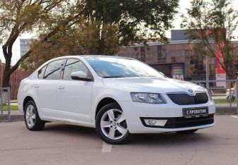 Подержанный автомобиль Skoda Octavia Liftback 2017 года (3 фото)