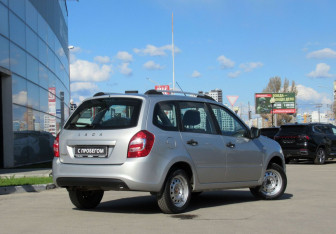 Подержанный автомобиль LADA (ВАЗ) Granta Wagon 2019 года (5 фото)