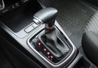 Подержанный автомобиль Kia Rio Hatchback 2018 года (17 фото)