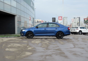 Подержанный автомобиль Skoda Rapid Liftback 2018 года (8 фото)
